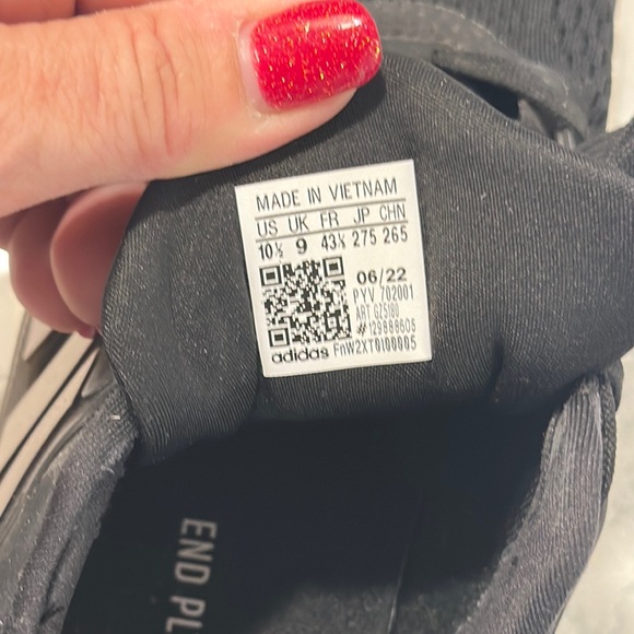 Adidas Black and White Running Shoes sz 10.5 - Picture 2 of 7